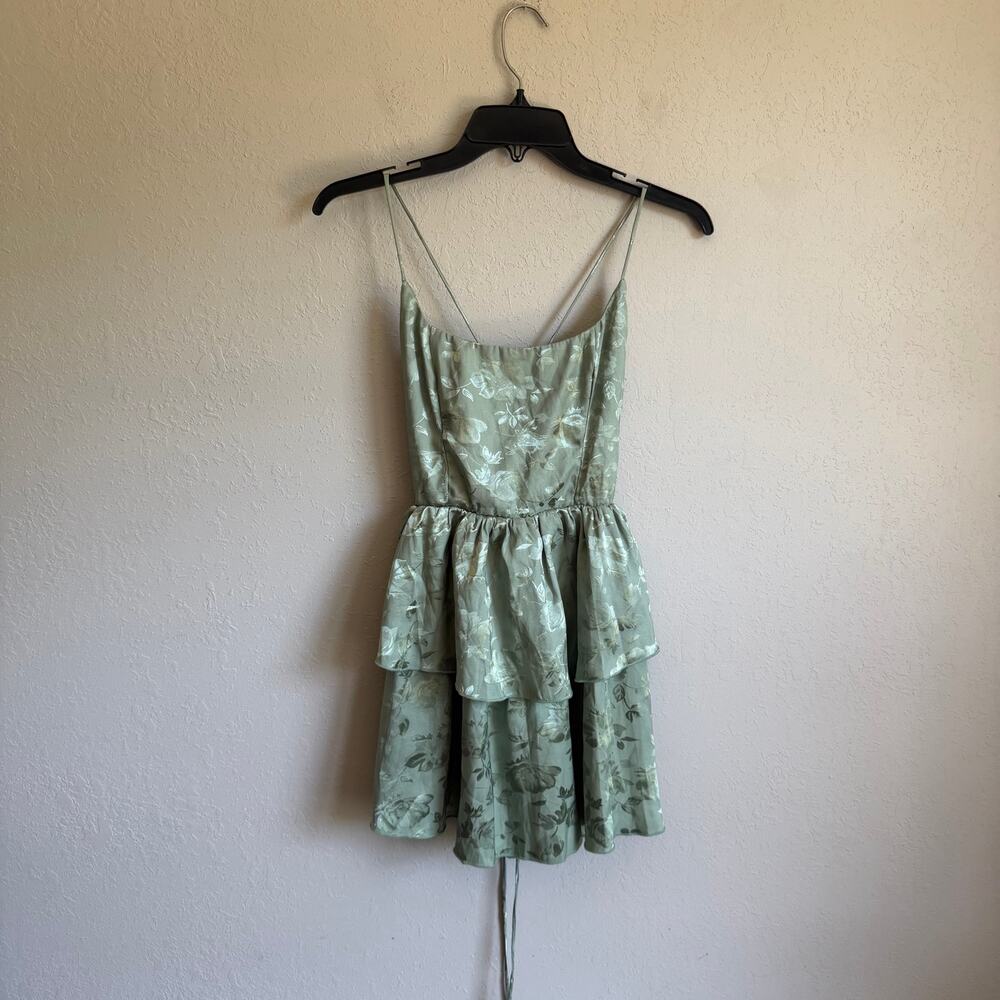 Lucy in the Sky Green Baroque Floral Criss Cross Tie Tiered Mini Dress Womens S